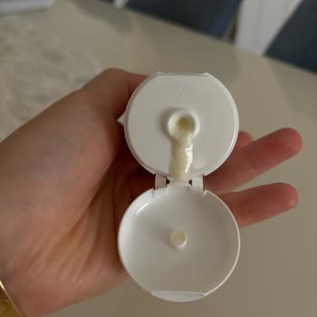 1800 TL'lik Bioderma Photoderm Güneş Kremi Kötü Koku Ve Bozulma İade Talebi