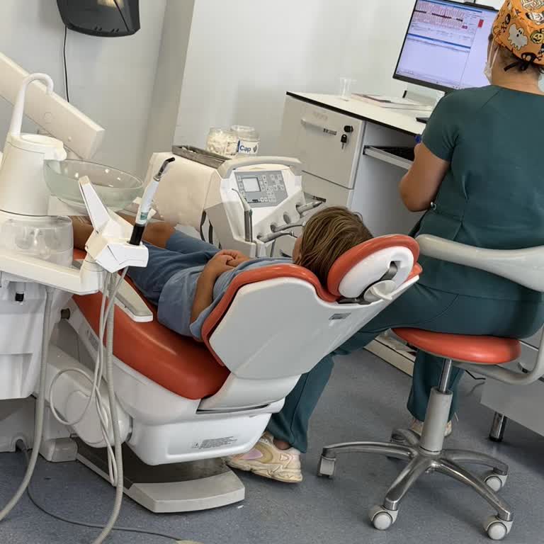 Pedodonti Doktorunun Çocuğa Bağırması Ve Psikolojik Travma