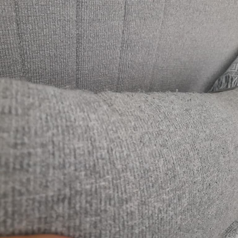 Koltuk Takımının Kumaşındaki Tüylenme Garanti Kapsamında Değerlendirilmelidir