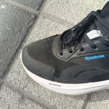 Reebok Spor Ayakkabım 1 Ayda Yırtıldı, Ücretsiz Değişim Ve İade Talebi