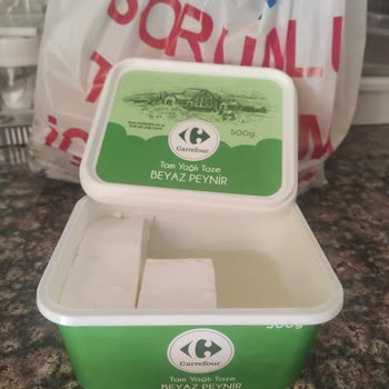 Tam Yağlı Taze Beyaz Peynir Olarak Satılan Üründe Süzme Peynir Çıktı