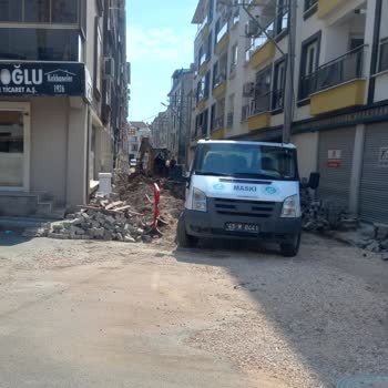 Akhisar’da Atatürk Mahallesi 340. Sokakta Asfalt Eksik Ve Güvenlik Tehlikede