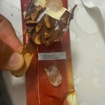 Şok Dondurmasında Kırık Tahta Parçası Boğazıma Kıl Payı Atlattı