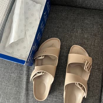 Yanlış Ürün Gönderimi Ve Stok Sorunu Nedeniyle Orijinal Birkenstock Terliğin İadesiz Teslimi