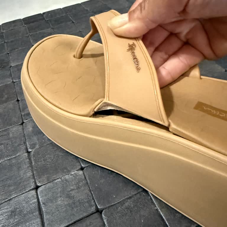 İpanema Terlik Kayışı Kısa Sürede Koptu, Mağaza Değişim Talebimi Reddetti