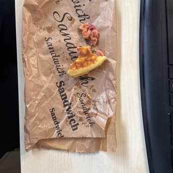 GetirYemek  Tosta Metal Tel Çıktı: Sağlık Riski ve Şeffaflık Eksikliği