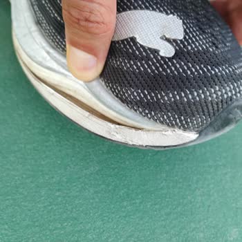 Puma Nitro Koşu Ayakkabısının Tabanındaki Hızlı Delik Açılması