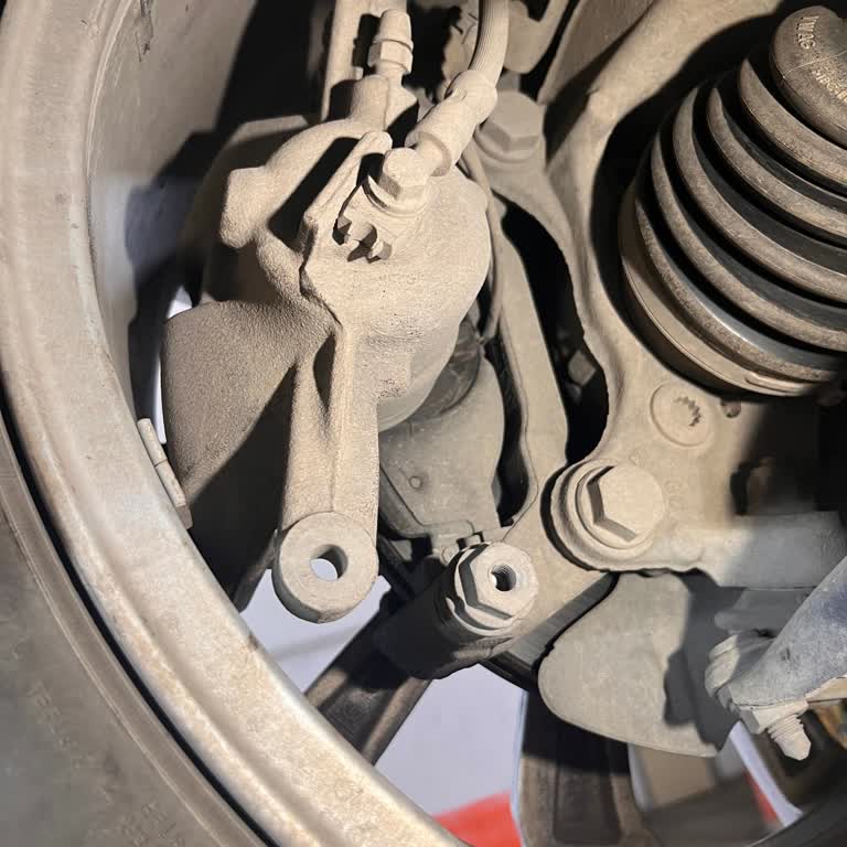 Bosch Serviste Fren Parçası Yanlış Takıldı, Can Güvenliği Tehlikeye Atıldı