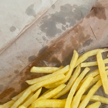 Siparişte Dökülen İçecek Ve Yanmış Patatesler Nedeniyle Tamamen Boşa Çıktı