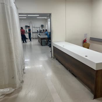 Acilde Uzun Bekleme, Bilgi Eksikliği Ve Saygısız Doktor Tutumu