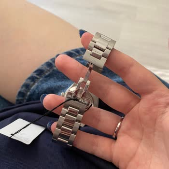 Kelebek Klipsindeki Etiket Sıkışması Saatin Takılamamasına Neden Oluyor