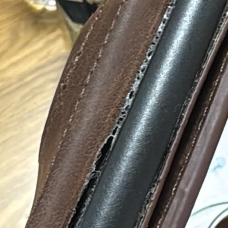 Yapışkanları Açılan Deri Cüzdan, Cevapsız Firma