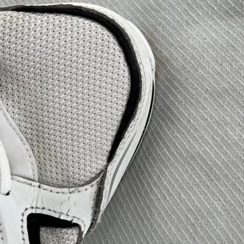 Skechers Ayakkabısı Kıvrım Yerinden Yırtıldı, Üretim Hatası Reddi