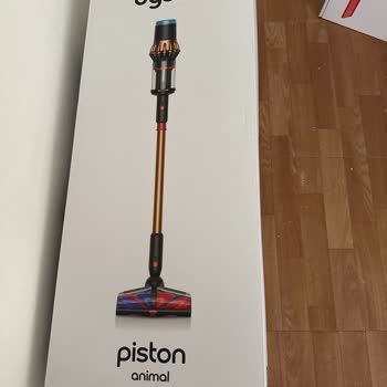 Dyson V16 Süpürgenin Boya Soyulması Ve Ücretsiz Parça Değişimi İsteği