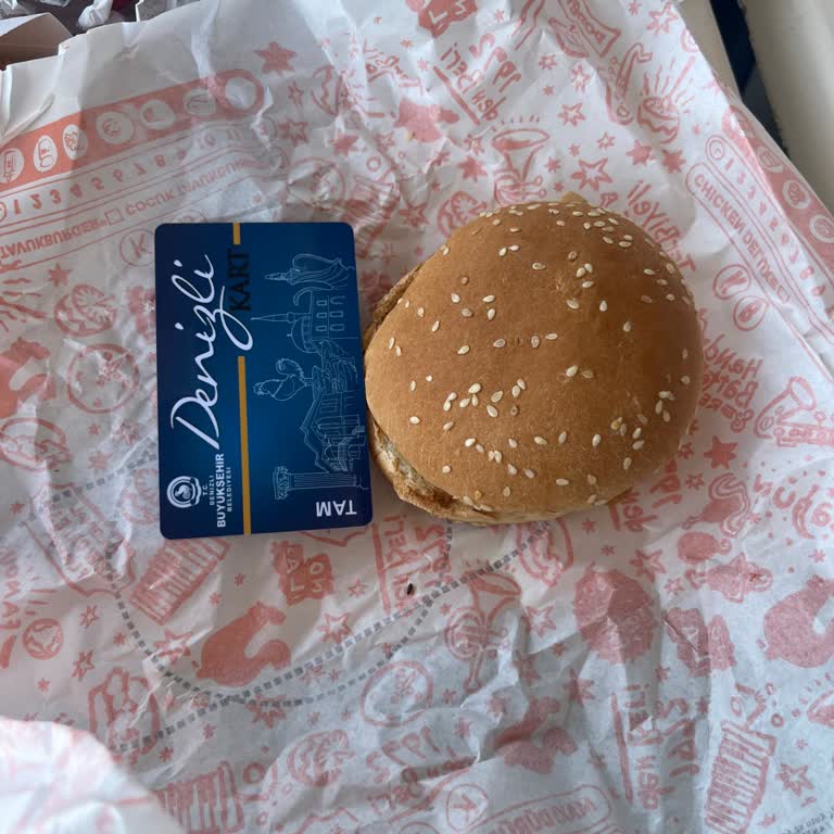 Popeyes Denizli Şubesinde Küçük Porsiyon Ve Kalitesiz Ekmek