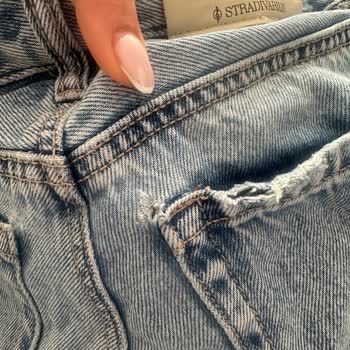Stradivarius Pantolonun Arka Cep Yırtıkları Ve Kalitesiz Kumaş Sorunu