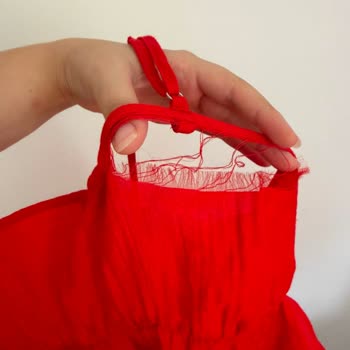 LCW Kadın Bluzunun Kalitesiz Dikişi Ve Ani Yırtılması İade Talebi