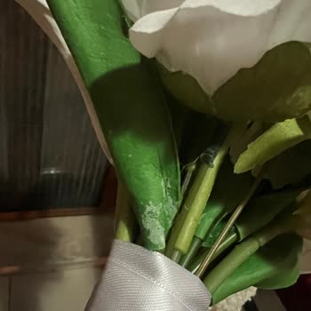 Kokulu Ve Kusurlu Gelin Buketi İçin İade Ve Özür Talebi
