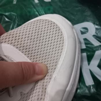 Deichmann Refused Warranty Claim for Fila Sneakers That Soles Came Apart in One Month