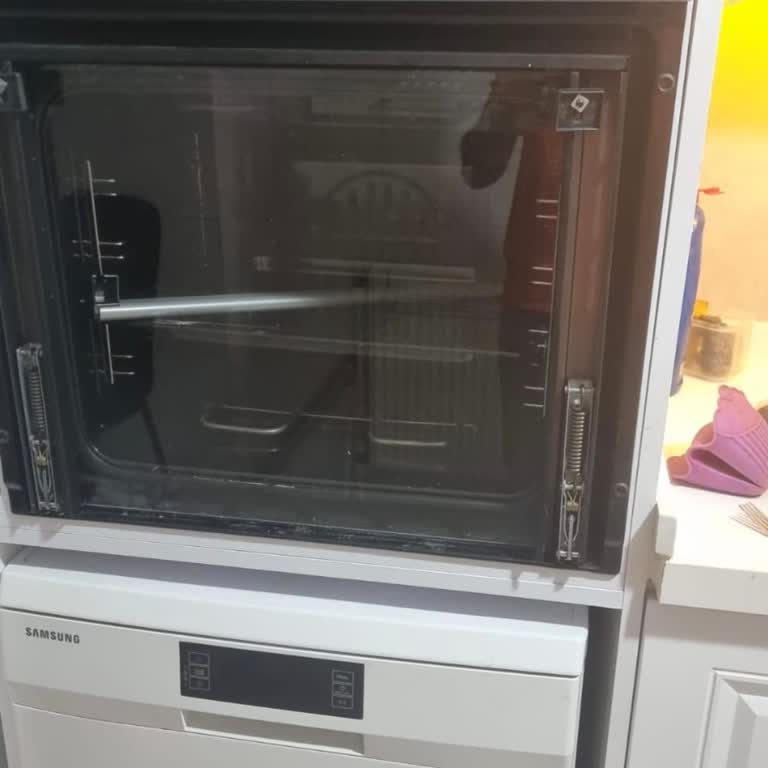 Kumtel Ankastre Fırının Dış Camı Patladı, Müşteri Güvenliği Tehlikede