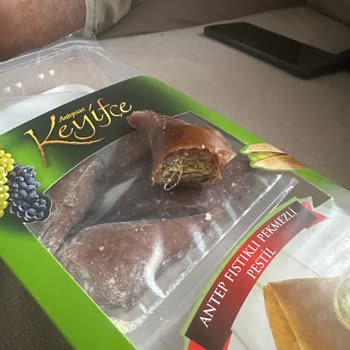 Pestilde İp Parçası Bulundu, Hijyen Ve Sağlık Endişesi