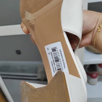 Ayakkabının Tabanı Açıldı Ve Çivi Çıktı: Güvenlik Riski Ve İade Talebi