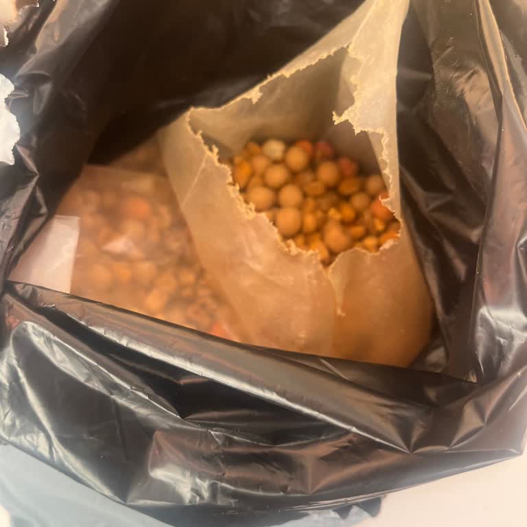 Vaat Edilen Kuruyemişler Yerine Kalitesiz Çerez Gönderildi