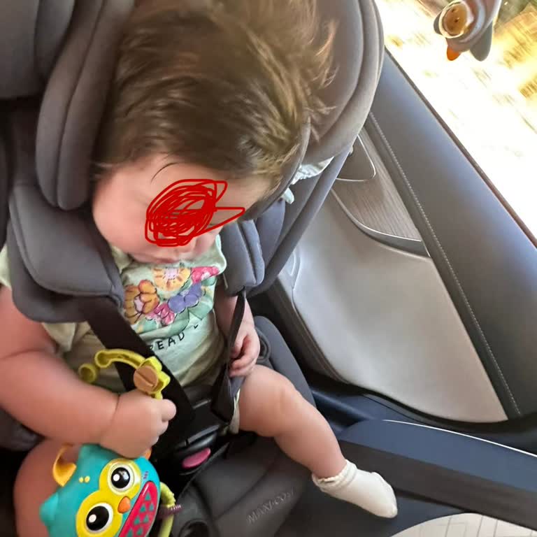 Doğuştan Kullanım Vaadi Gerçekleşmeyen Maxi Cosi Oto Koltuğu Başı Öne Düşüyor
