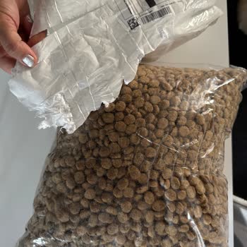 Açık Poşet Mama Gönderildi, Firma Cevapsız Kaldı