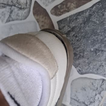Adidas Court 3.0 Sneaker Kalite Sorunu Yanlardan Patlama