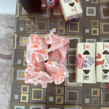 Popeyes'ten Yanlış Sandviç Gönderimi Ve 1 Saatlik Teslim Gecikmesi