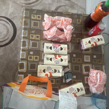 Popeyes'ten Yanlış Sandviç Gönderimi Ve 1 Saatlik Teslim Gecikmesi