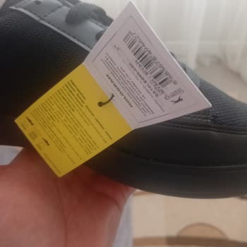Defolu Spor Ayakkabı Teslimatı Ve Hızlı Değişim Talebi