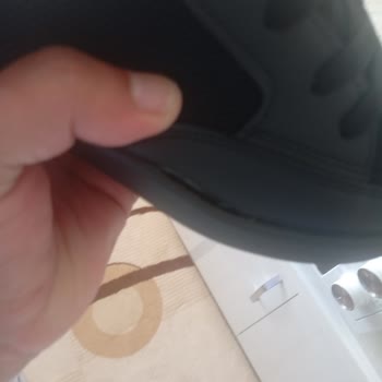Defolu Spor Ayakkabı Teslimatı Ve Hızlı Değişim Talebi