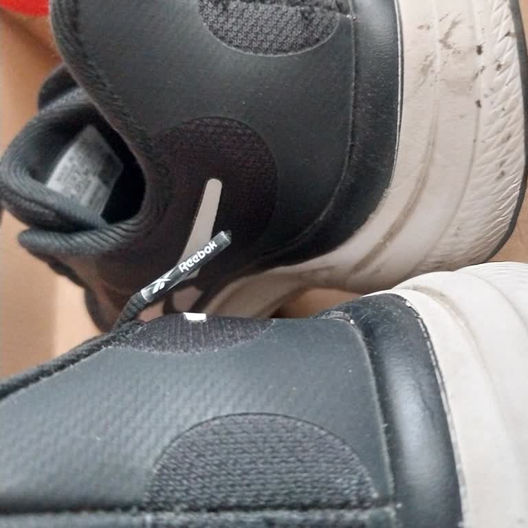 Kalitesiz Reebok Ayakkabı İçin İade Ve Değişim Talebi