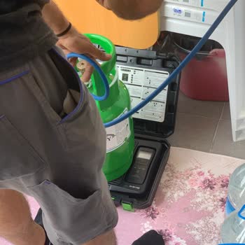 LG PC18SQ Kliması Sürekli Su Sızdırıyor, Üç Servis Ziyaretine Rağmen Değişim Talebi