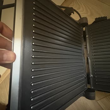 Philips Tost Makinesinde Pişirme Yüzeyi Soyulması Ve Renk Değişimi, Yetkili Servisin Çözüm Sunmaması
