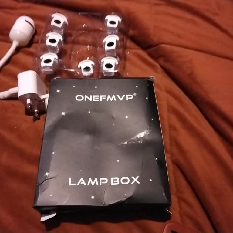 Amazon Sent Wrong ONEFMVP Lamp Box Instead of Night Light Projector