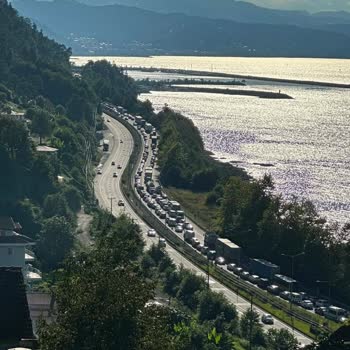 Yol Çalışması Trafiği Neredeyse Durma Noktasına Getiriyor