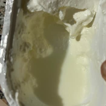 Migros Esenyurt Şubesinde Bozuk Torku Labne Peyniri Satın Aldım