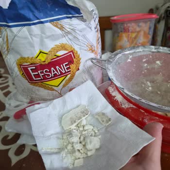 Efsane Ununda Kireç Ve Küflü Parçalar: Sağlık Riski Ve Güven Kırılması
