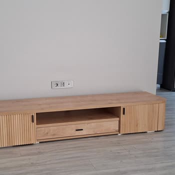 Kırılan TV Ünitesi Parçası Teslim Edilmedi, Kurulum Tamamlanmadı