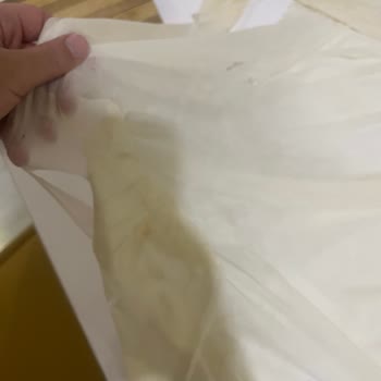 A101 Yozgat Şubesinde Nimet Yufka Paketi Açıldığında Yırtık Ve Buruşuk Poşet Benzeri Malzeme Çıktı