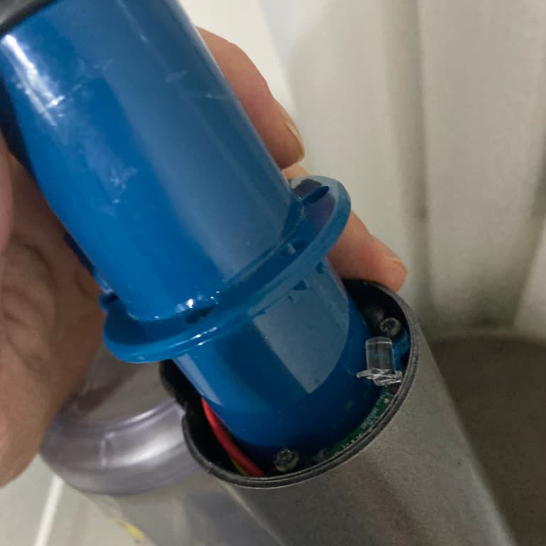 Philips 8000 Serisi Süpürge Bağlantı Aparatının Kırılması Ve Yedek Parça Bulunamaması