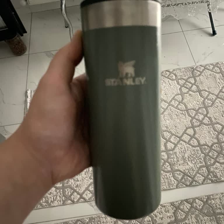Stanley Termosunun Basınçlı Kaynar Su Püskürtmesi Yanıklara Neden Oldu