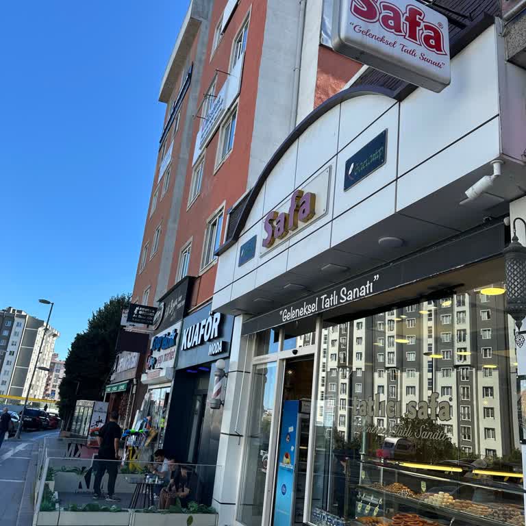 Tatlıcı Safa’da Bayat Ürün Ve Kaba Müşteri Yaklaşımı