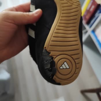 Adidas Güreş Ayakkabısının Kısa Sürede Parçalanması Ve Kullanıcı Hatası İddiası Şeffaf Değil