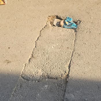 Konak Belediyesi Yol Çökmesini İhmal Ediyor
