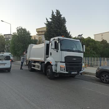 Sabah Erken Saatlerde Çöp Kokusu Sorunu Ve Gece Çöp Toplamaya Dönülmesi Talebi
