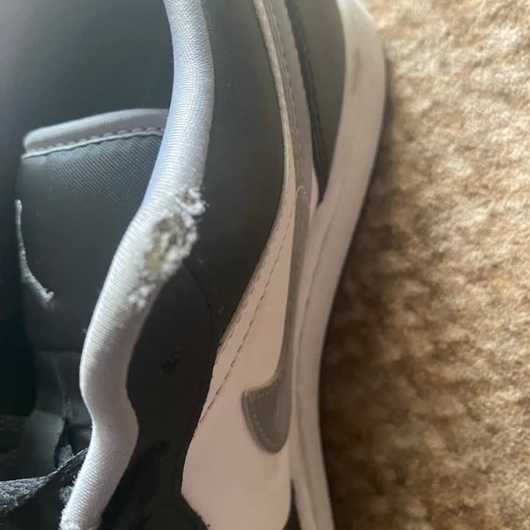 Air Jordan Ayakkabım 40 Günde İç Astarı Yırtıldı, Kullanıcı Hatası İddiası Kabul Edilemez